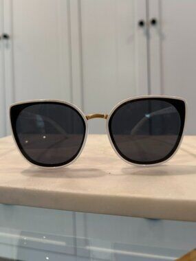 Retro White Cat Eye Sunglasses Oversized Chic